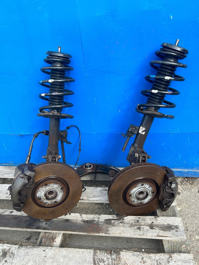 фото №1, Поворотный кулак mcperson citroen c4 picasso exyb 1.6thp