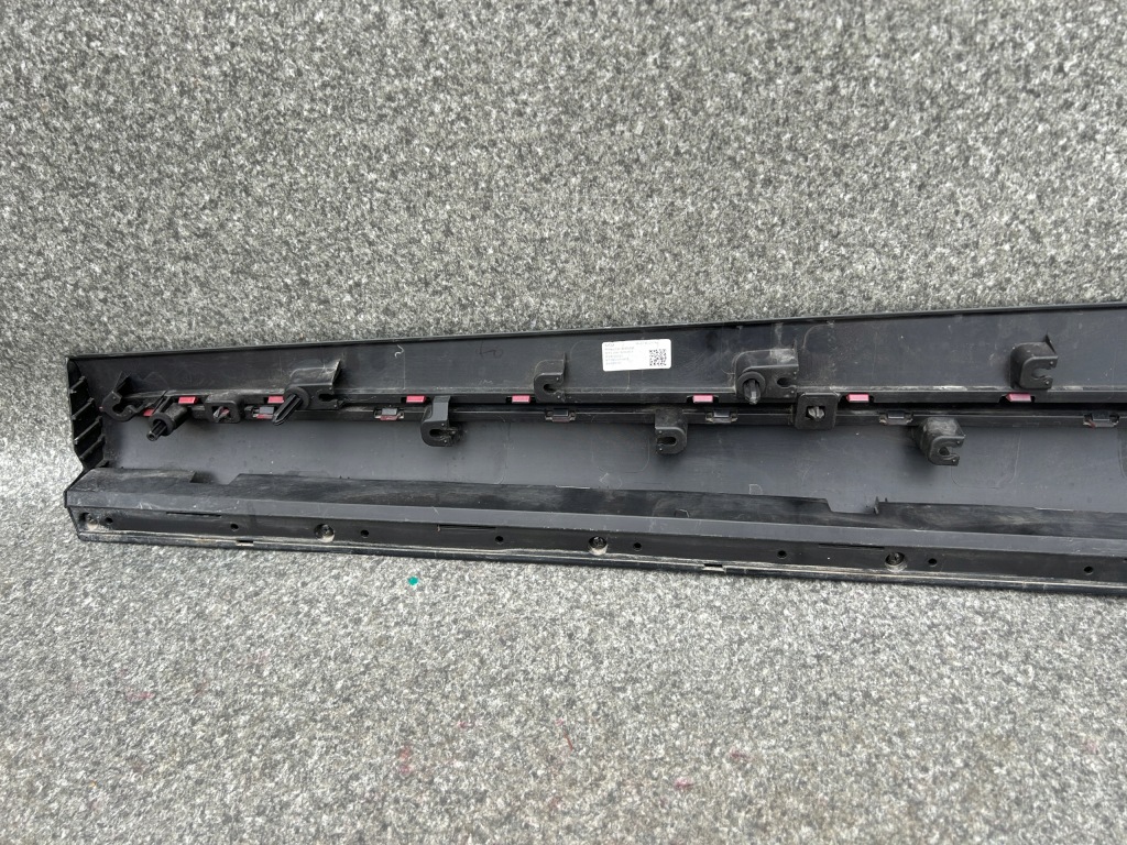 Chery omoda 5 c5 2025 молдинг накладка нижня двері правий перед 609001054aa в Україні