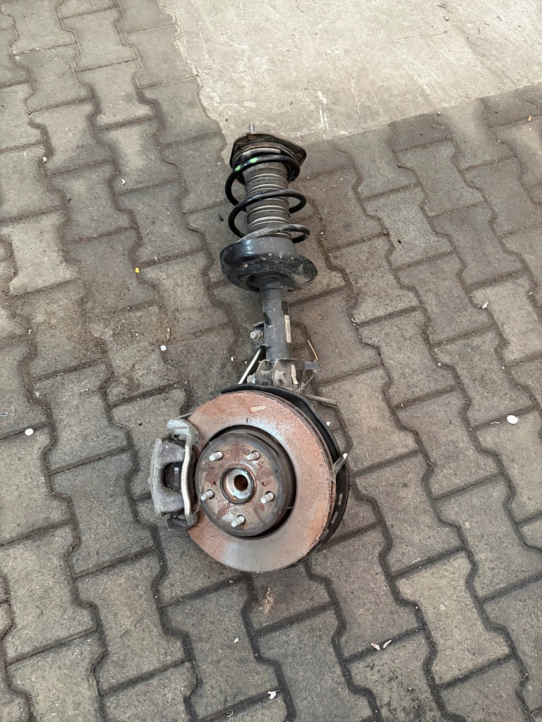 фото №1, Поворотный кулак левая левый амортизационная стойка амортизатор toyota ch-r ii gr 2.0 hybrid