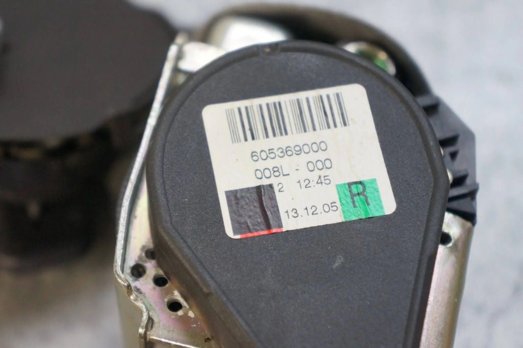 фото №3, Pas czarn mercedes-benz оригинальный номер 2118600186