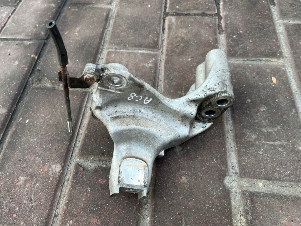 фото №1, Кронштейн подушка двигуна honda accord viii 2.0 16v i-vtec r20a3