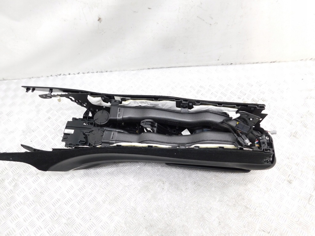 фото №15, Тунель підлокітник зарядний пристрій - alfa romeo stelvio 16-22 eu