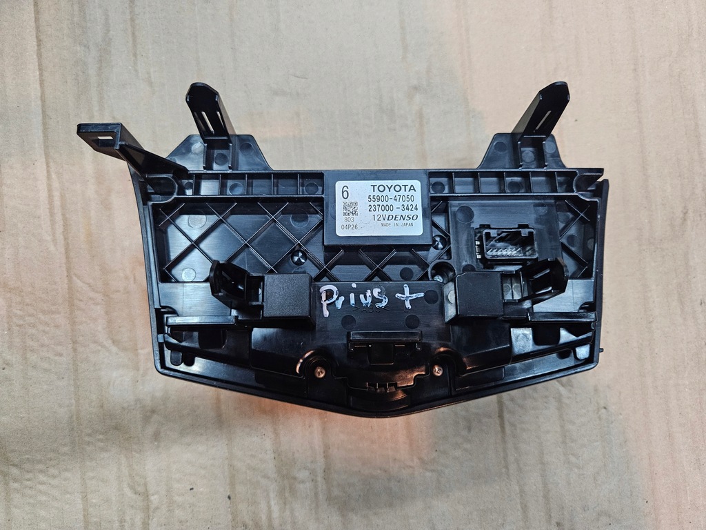 фото №6, Toyota prius plus панель управление воздуховоды