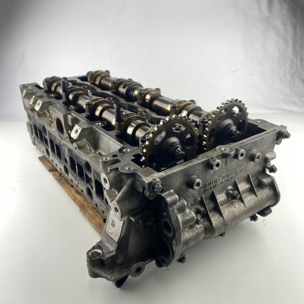 фото №1, Головка двигуна mercedes w204 s204 klasa c e