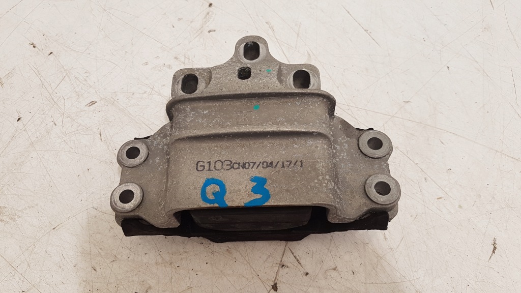 фото №1, Audi q3 8u кронштейн подушка кронштейн коробки 8u0199555