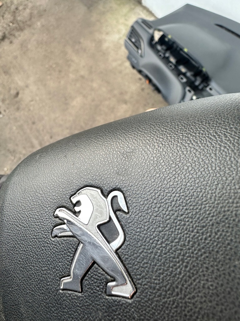 фото №8, Консоль peugeot 208 i оригінал подушки безпеки ремені подушка безпеки