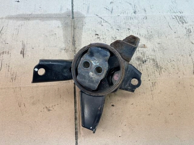 фото №5, Hyundai ix35 2.0crdi подушка двигуна 21834-2s500