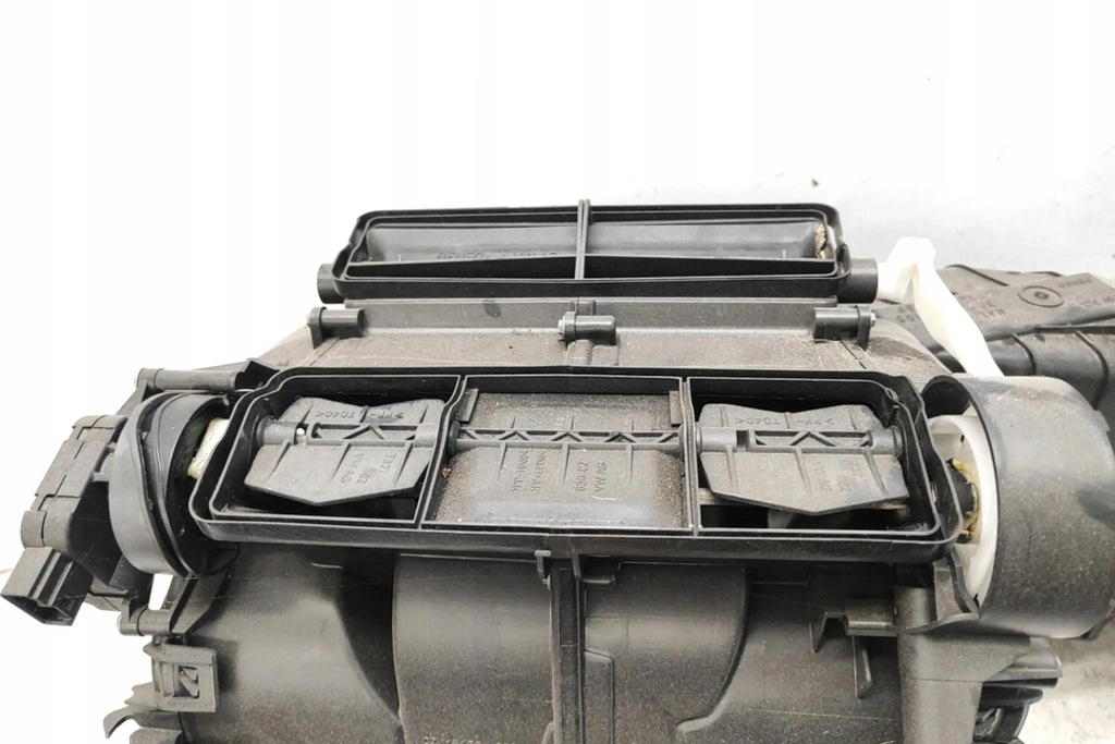 фото №8, Отопитель vw golf plus 5m1, 521 3c1907511 1.6l дизель 77kw 2009