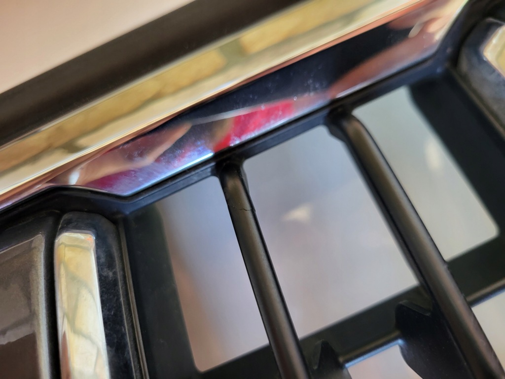 фото №5, Решётка радиатора решётка радиатора бампера toyota land cruiser 150 lift 53111-60c10