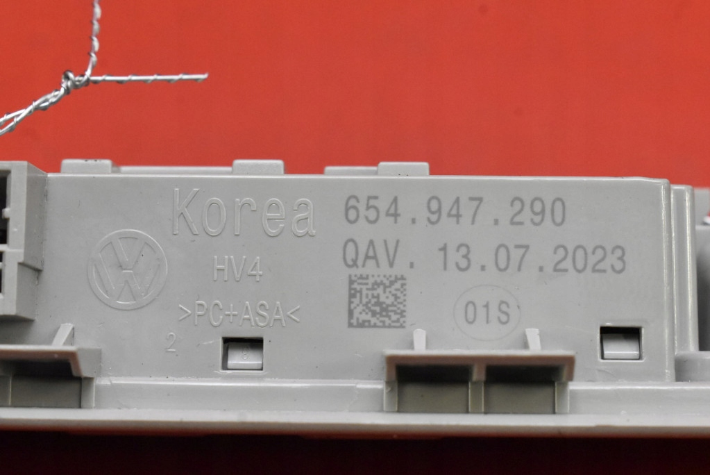 фото №7, Лампа освещение салона задняя 654947290 skoda fabia 4 iv 21-