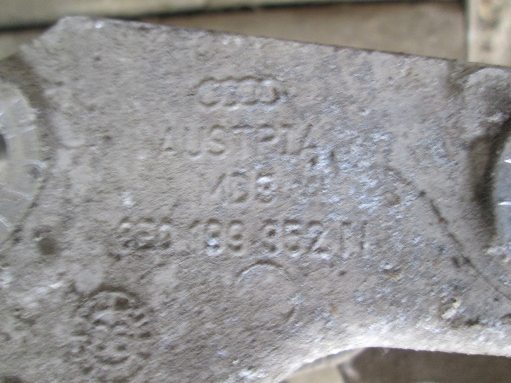 фото №10, Кронштейн крепления стабилизатора правый audi a4 b7 1.9tdi 8e0199352n