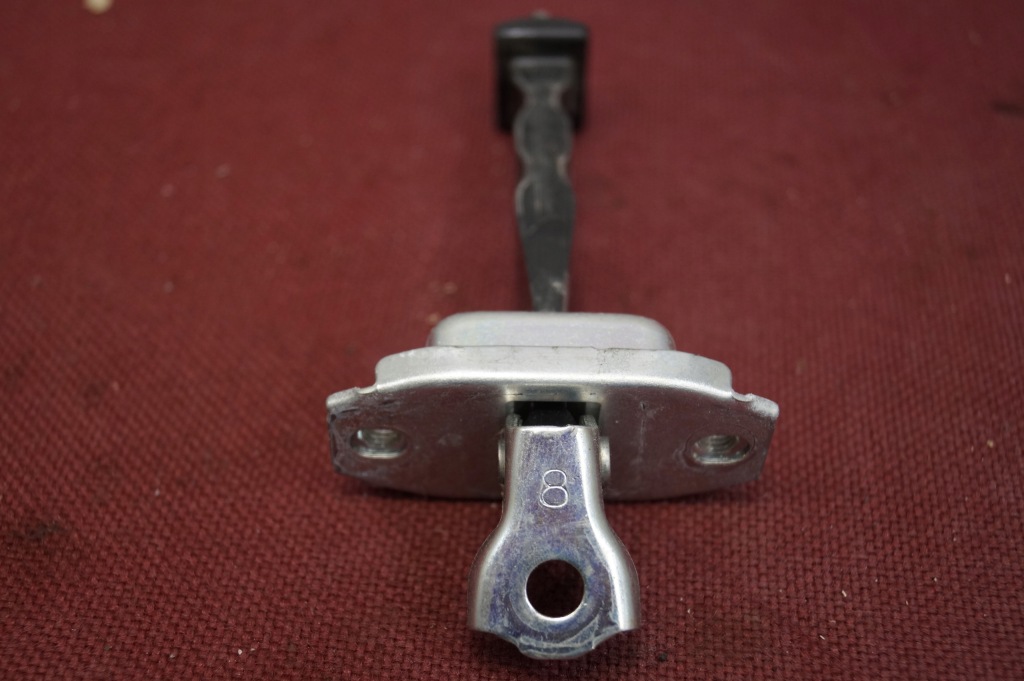 фото №5, Обмежувач двері правий задня mitsubishi asx 10-21r