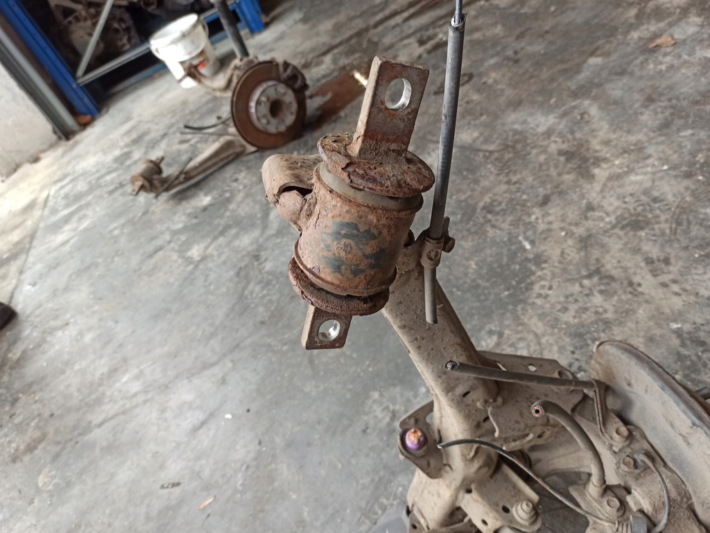 фото №11, Honda civic viii 1.3 b sd поворотный кулак рычаг правый задняя балка подвеска oś