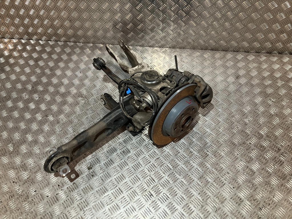 Купити Поворотний кулак лівий задній mercedes gla x156 2.2 cdi 4matic