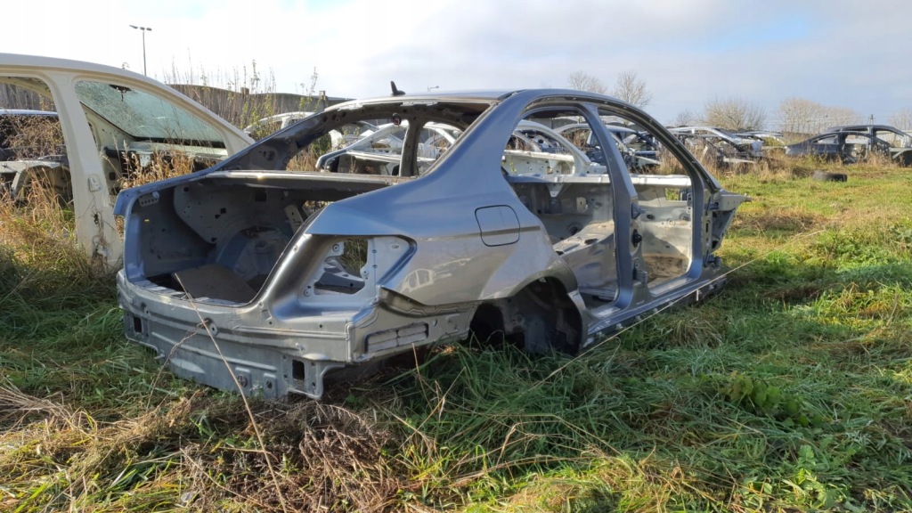 фото №2, Mercedes w204 204 lift sedan кузов задня 792