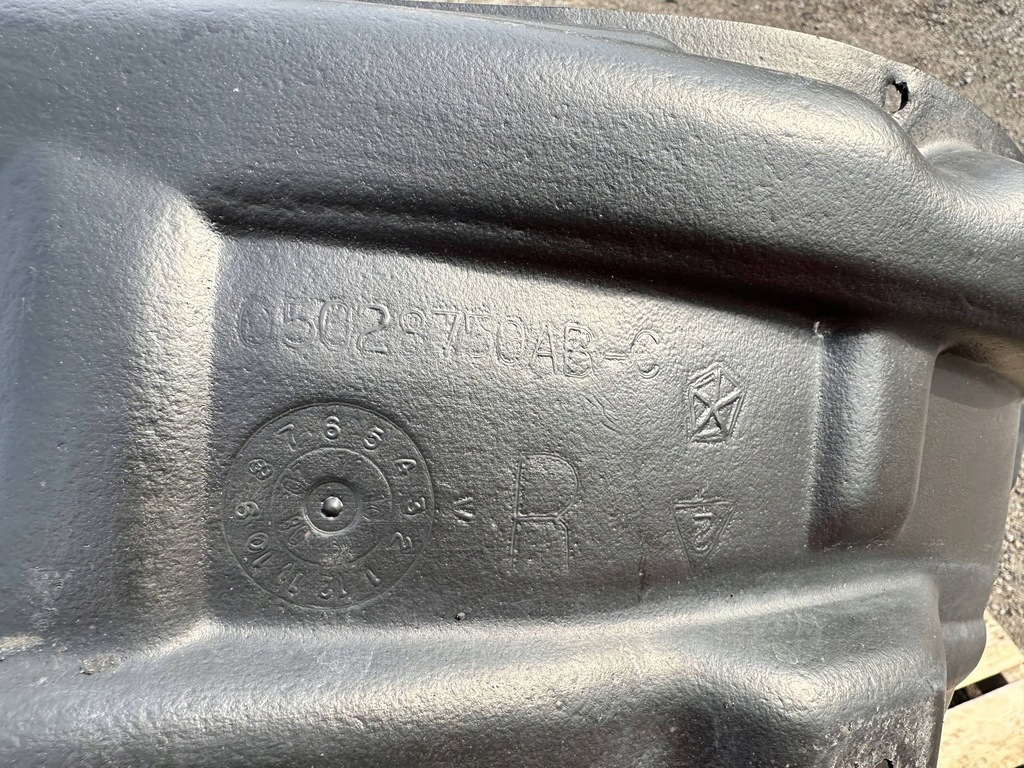 фото №7, Подкрылок перед передние правое dodge challenger 2008 - 2014