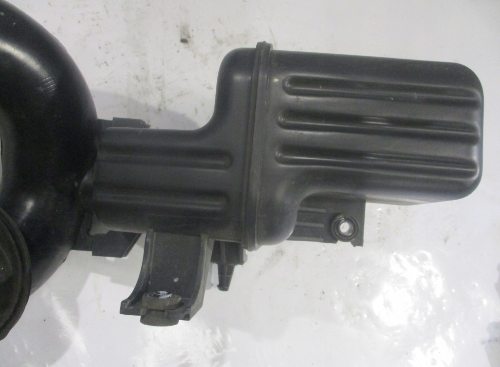 Резонатор воздуха opel antara рестайлинг  2.2 vcdi 20987239 Киев