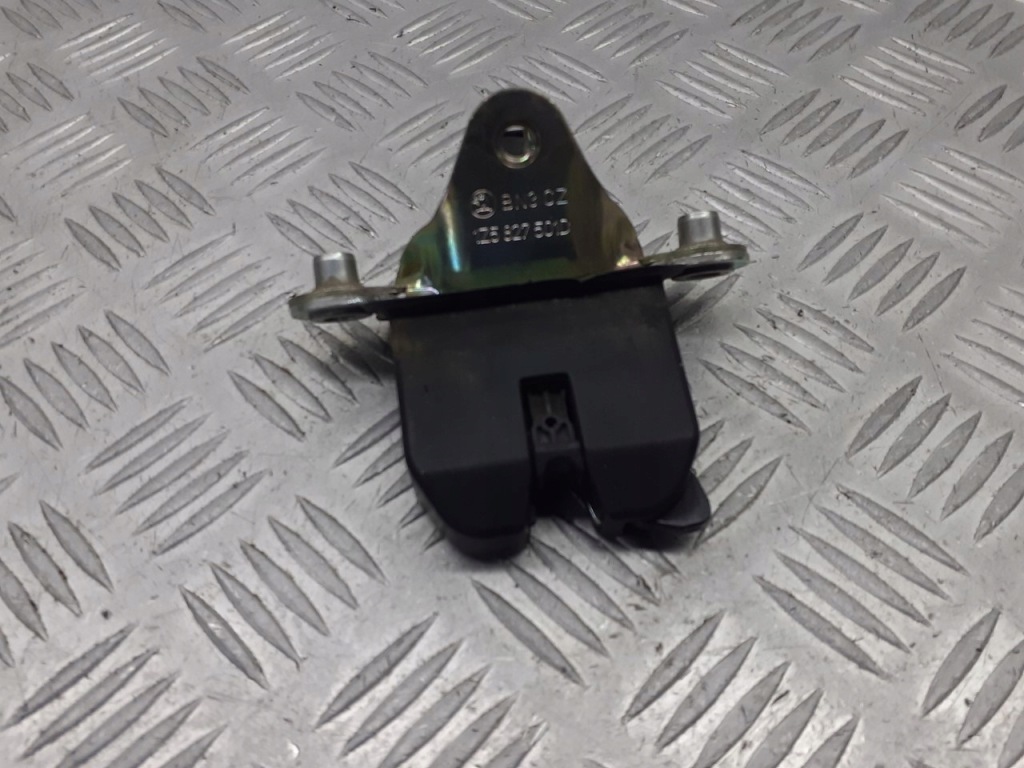 фото №1, Замок кришки багажника skoda octavia ii 1z5827501d