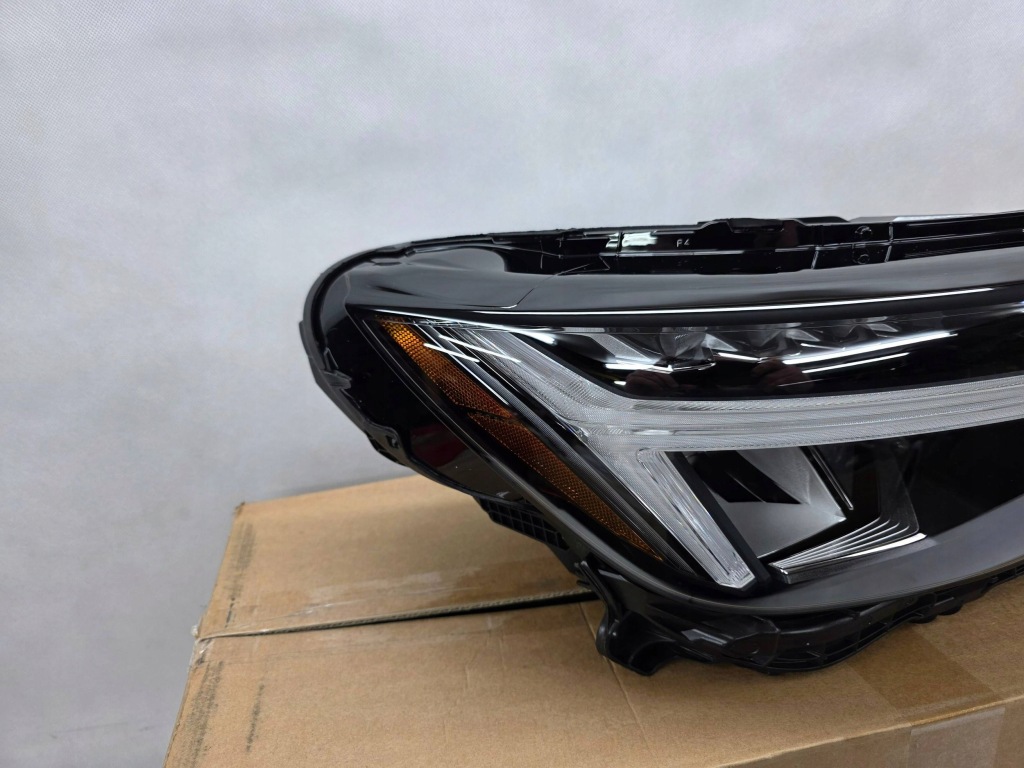 Volvo xc40 рестайлінг  америка ameryka фара перед правий ліва full led base нова Київ