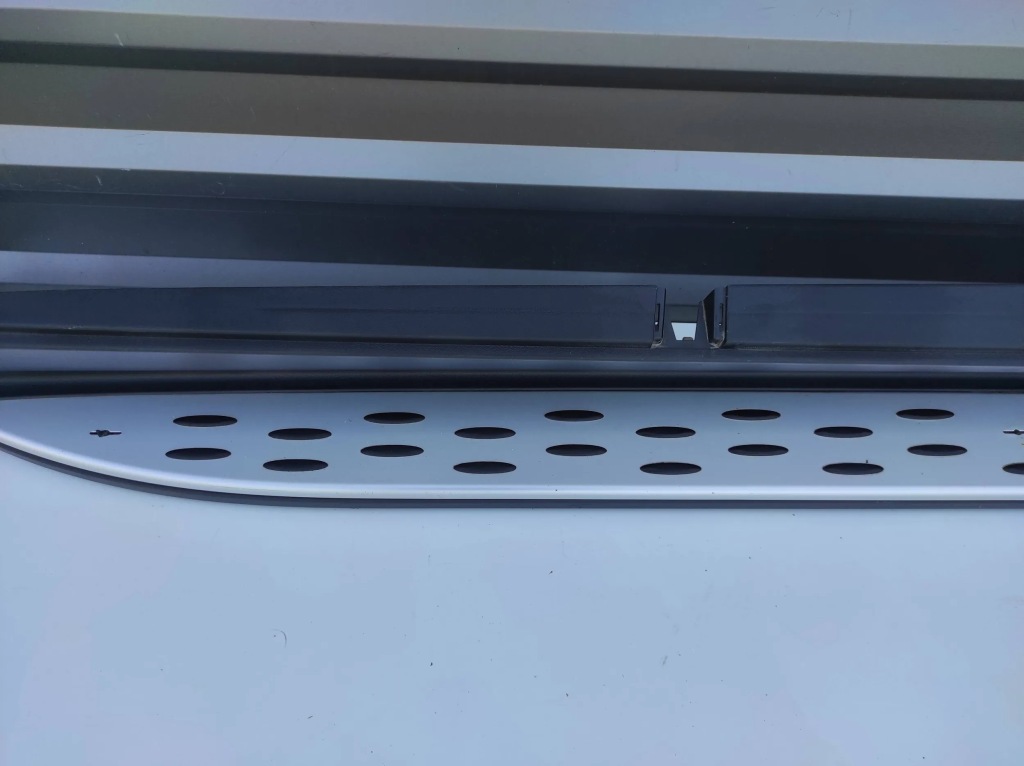 Порог подножка накладка  порог правый  mercedes ml w166 Доставка
