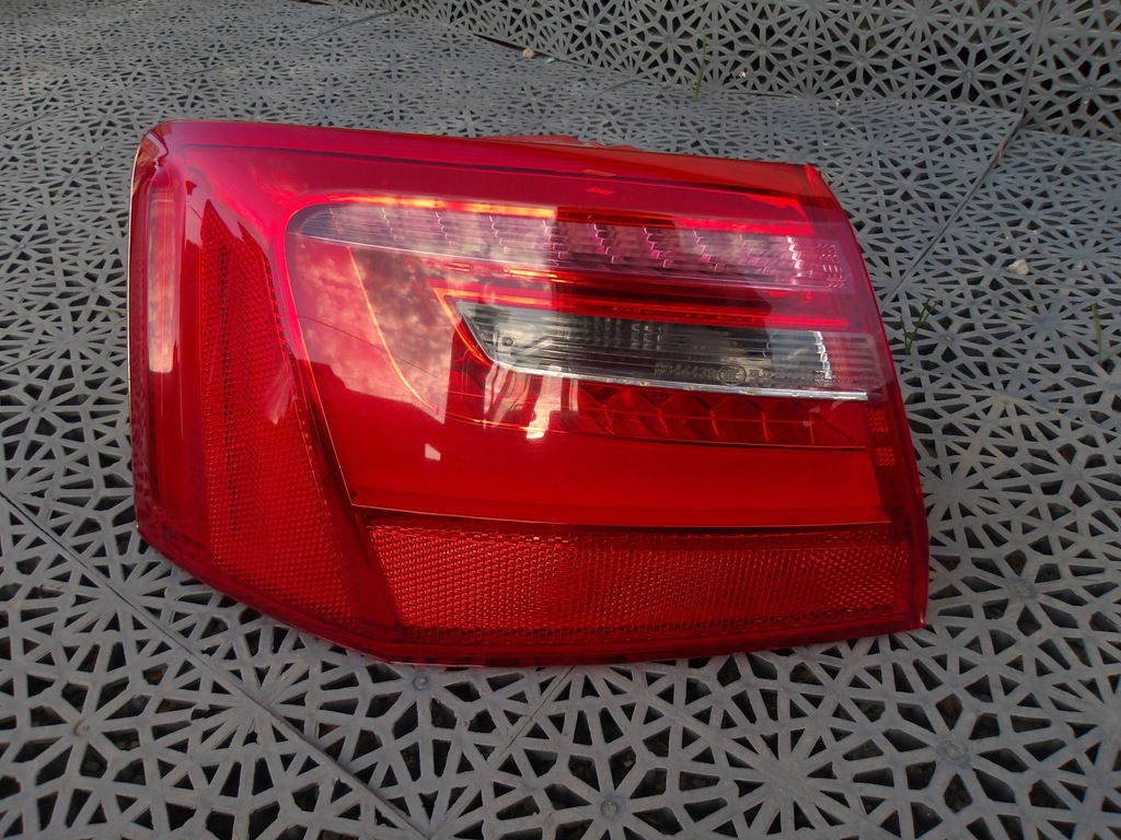 фото №1, Audi оригінальний номер 4g5 945 093a лампа задня комбінована