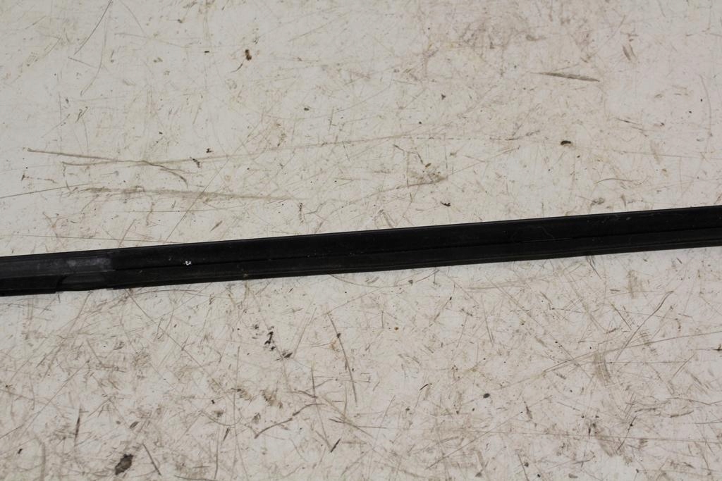 фото №8, Subaru xv crosstrek молдинг ущільнювач задня права