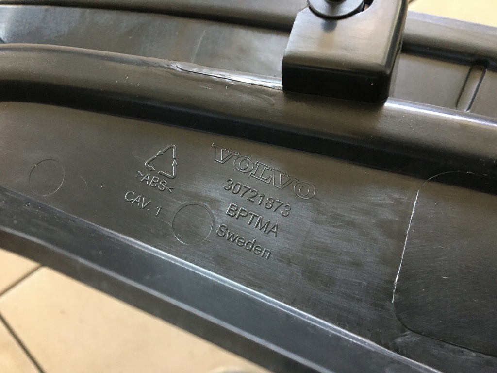 фото №7, Volvo v60 i 10- lift 13- защита поперечина задняя порог багажника 30721873