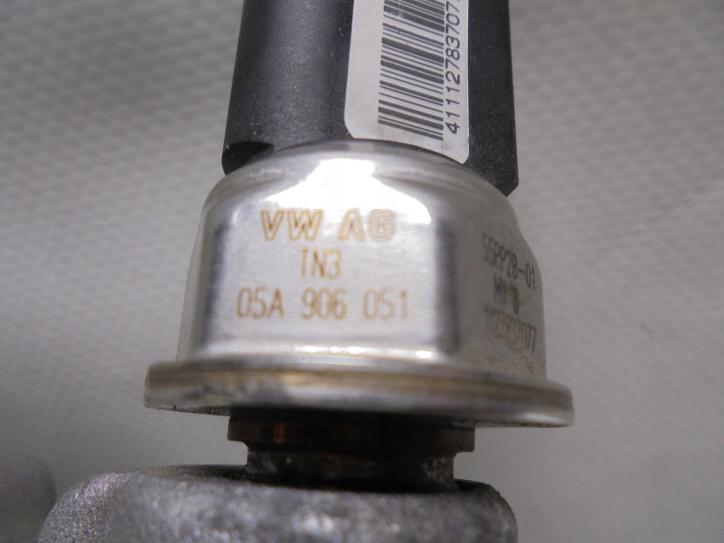 фото №13, Молдинг впрыскная трубка датчик audi a4 a5 q5 q5 a6 059130089bt 05a906051