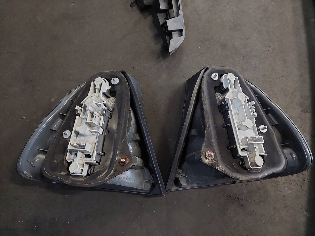 фото №8, Kompletny задня bmw e46 316ti 668/9 кришка багажника бампер лампи