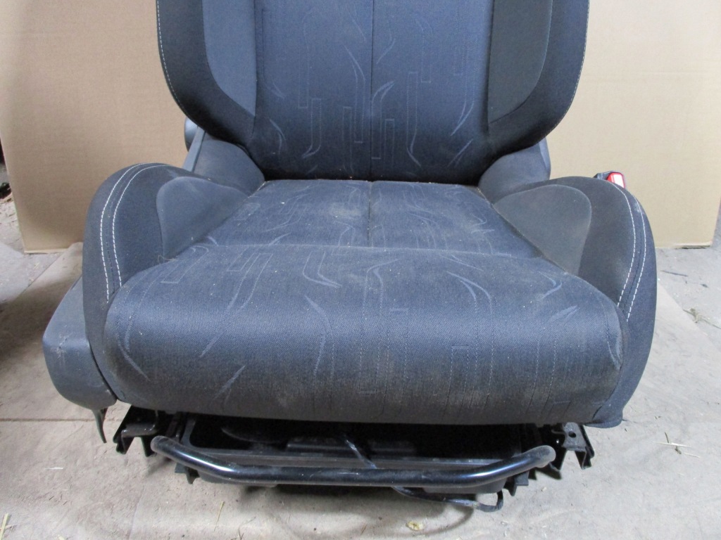фото №3, Сидіння правий перед citroen c4 ii b7