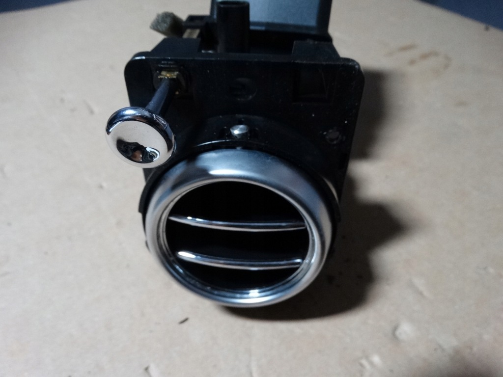 фото №2, Idealna решітка обдув ліва задня bentley 1