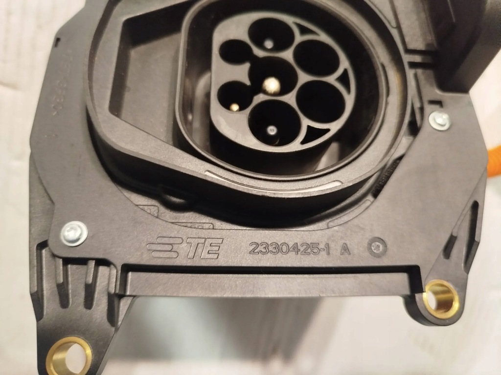 фото №13, Разъём зарядки гибрид hybrid jeep renegade plug-in