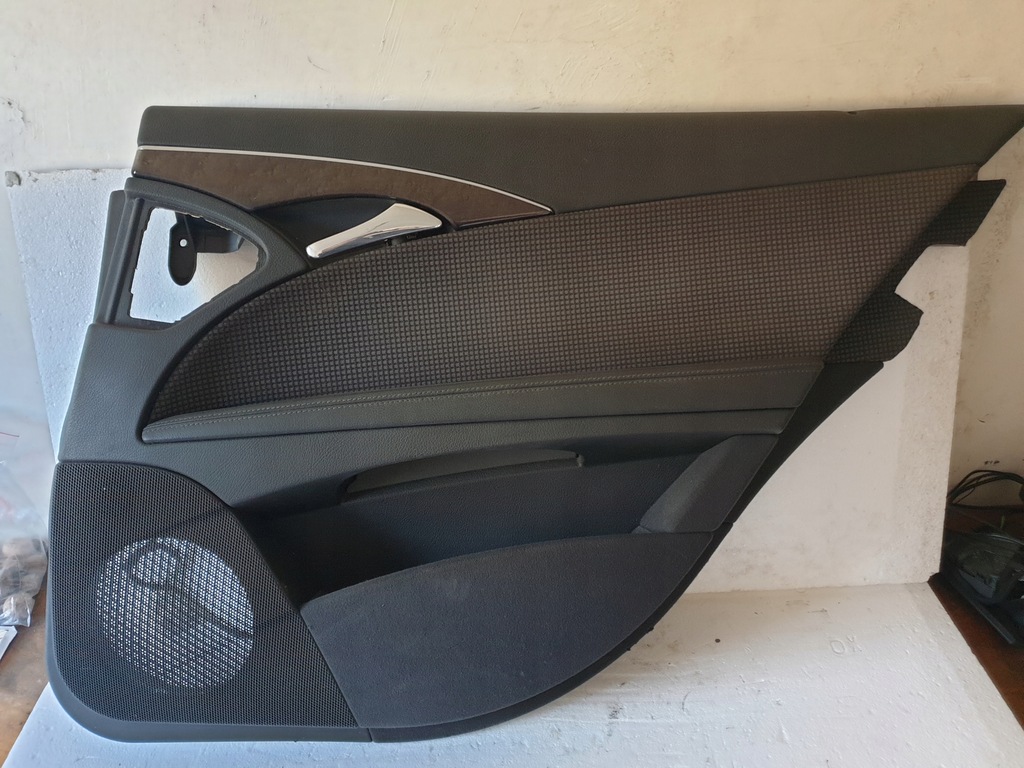 фото №1, Обшивка дверь правый задняя mercedes w211 kombi