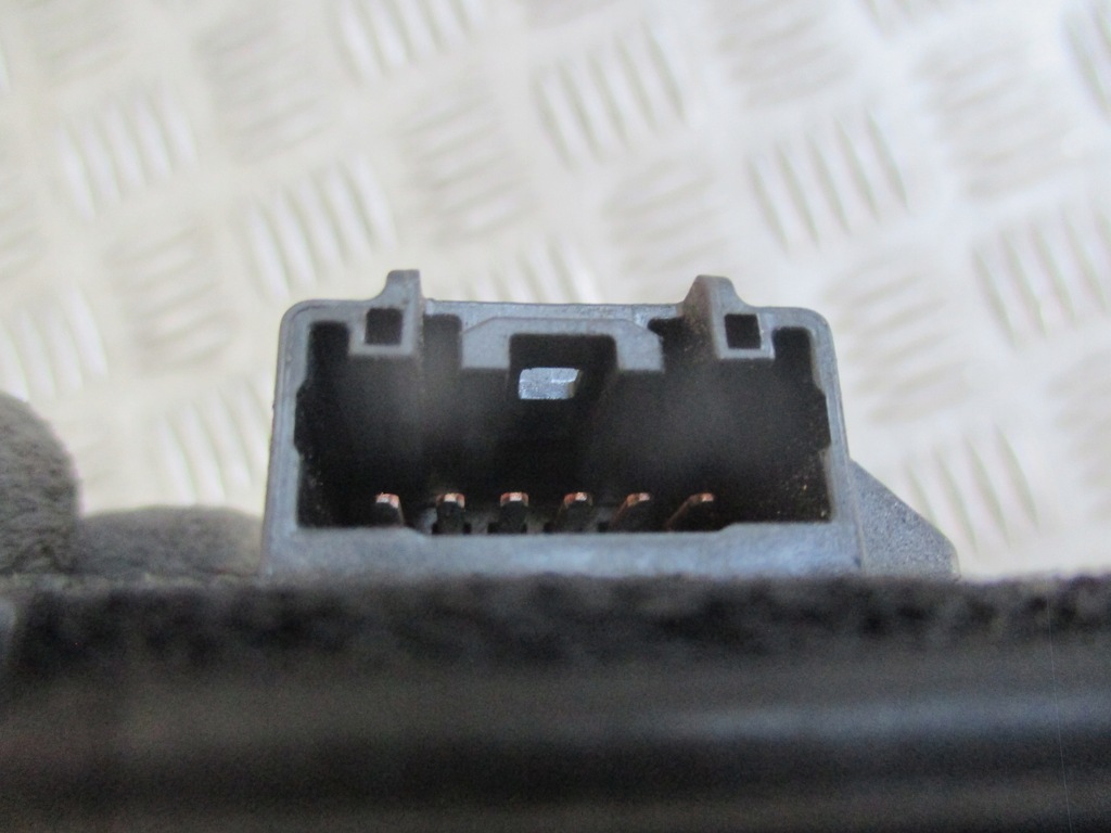 фото №8, Замок правый задняя mazda 6 02-06 hb