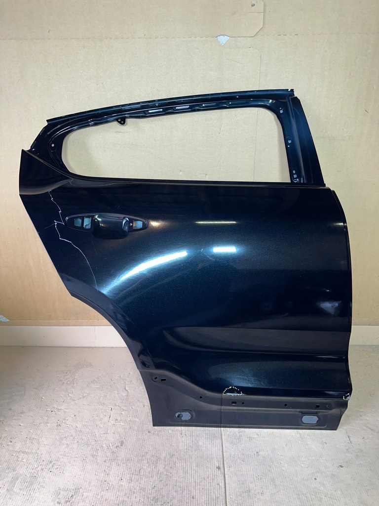 фото №1, Volvo c40 двері праве задні задня