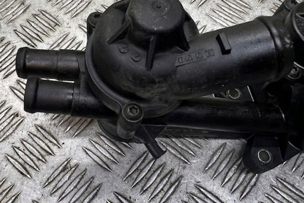 фото №6, Труба охлаждение vw golf vi 5k1 pa66gf30 1.4l бензиновый 90kw 2008