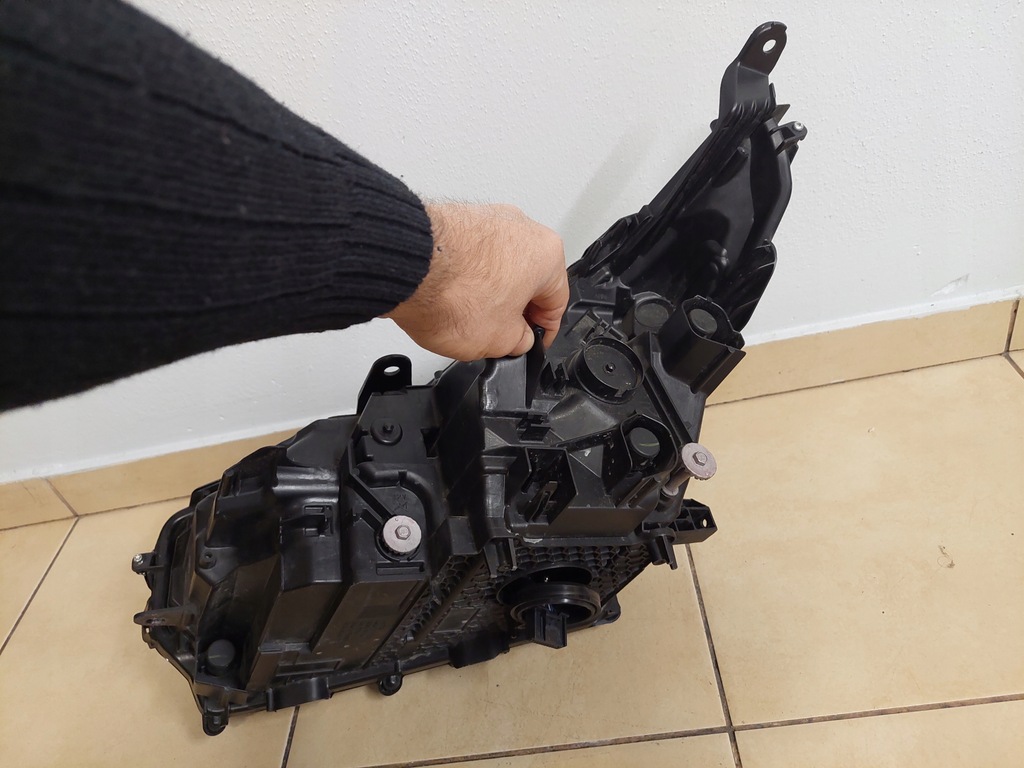 фото №3, Lexus nx led правая