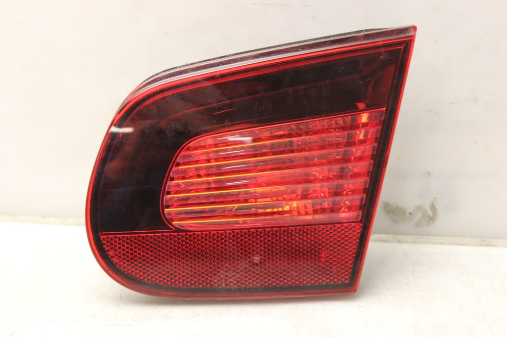 фото №1, Vw eos 05r- лампа правая задняя правый задняя w крышка