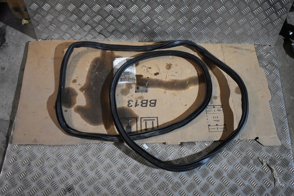 фото №1, Idealna прокладка крышки задний porsche panamera 971 1