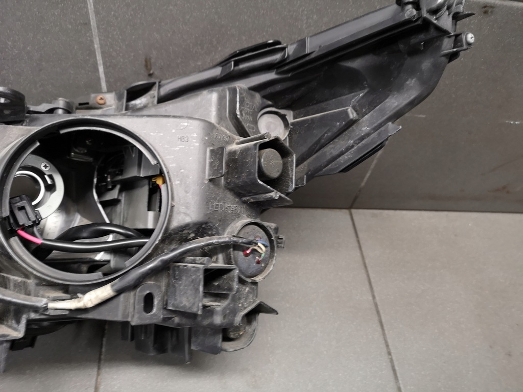 фото №12, Лампа правый перед lexus nx200t europa