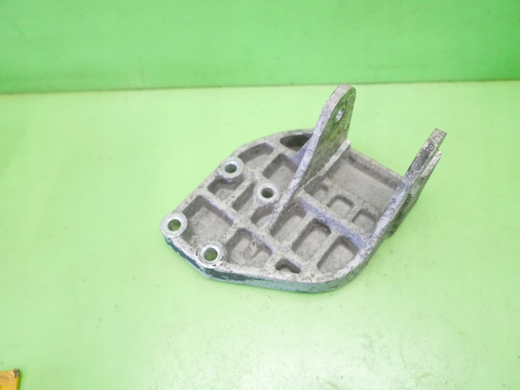 фото №9, Кронштейн кронштейн коробки kia carnival i 2.9 tdi 99-01