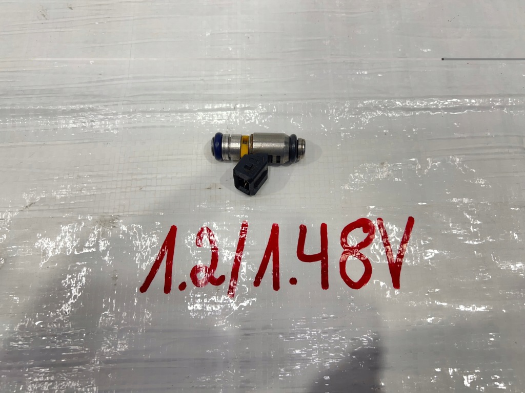 Купити Fiat grande punto 1.28v інжектор форсунка