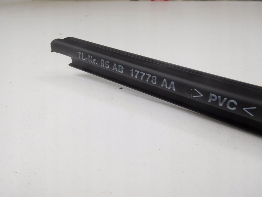 фото №7, Молдинг бампера перед ford escort 1995- оригінальний номер 7256494