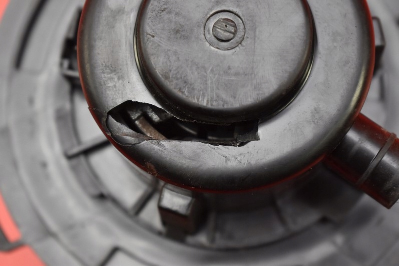 фото №8, Воздуходувка вентилятор обдув eu nrf2002221 mazda 5 1 i cr 05-10