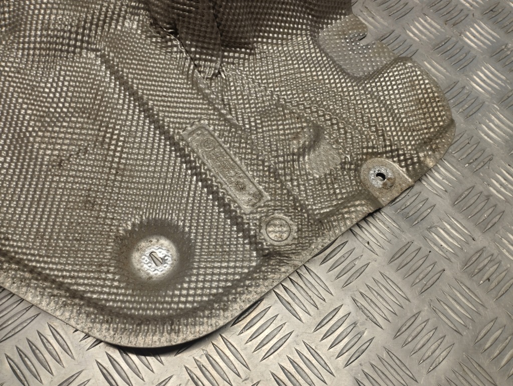 Купити Bmw оригінальний номер 7411984 x1 f48 x2 f39 clubman f54 накладка ізоляція теплова глушника