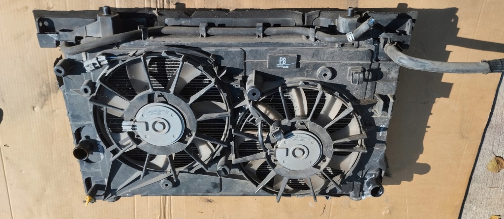 Pas передній радіатор вентилятор lexus ct200h ct 200h 11r- комплект Ціна