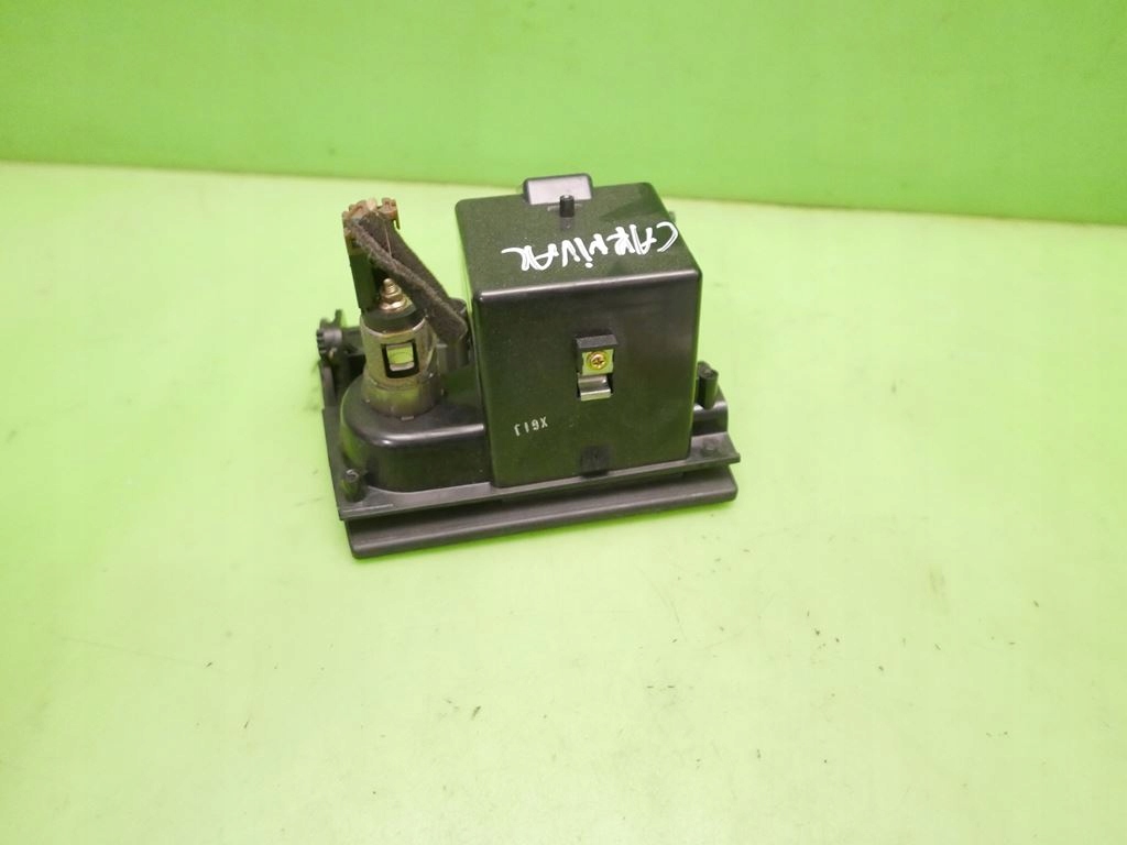 фото №5, Пепельница перед передняя kia carnival i fl 01-