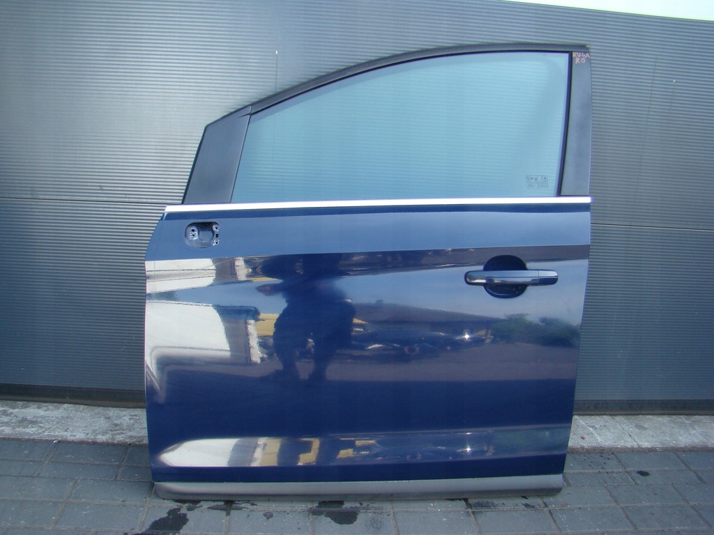 фото №1, Ford kuga mk1 - дверь левый перед r0