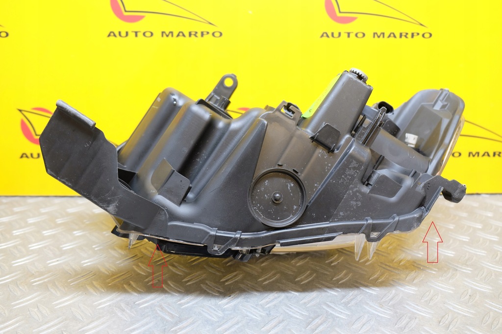 фото №9, Toyota tacoma 2016- фара лампа обычная линзованная bez led светлая r usa