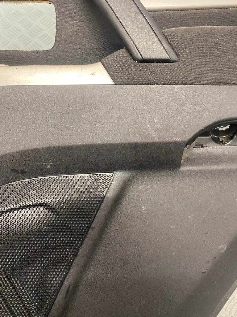 фото №6, Обшивка правый задняя обивка mitsubishi pajero iv 5d